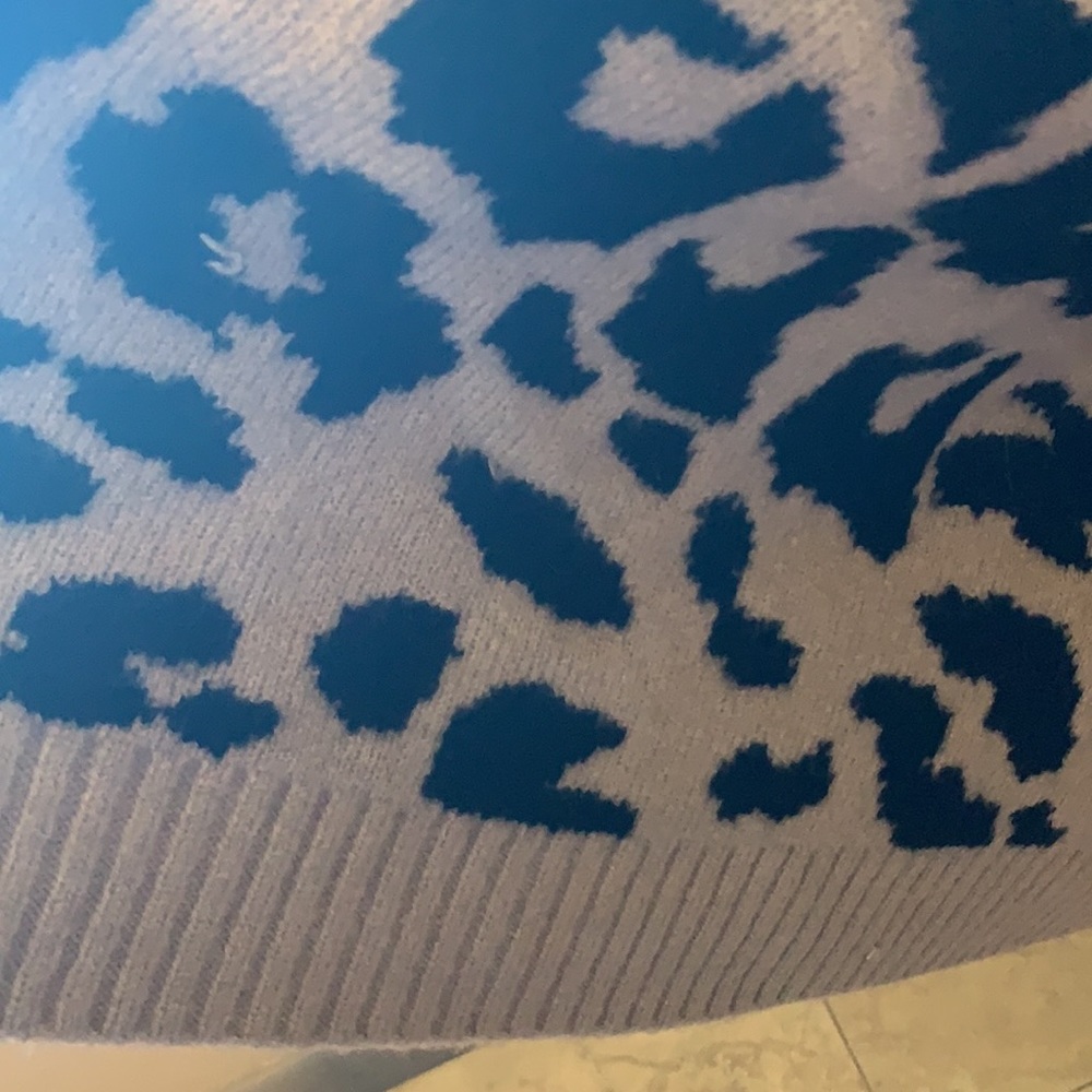 Wrap this Sweater around you for those Cold Winter Days. - Picture 10 of 15